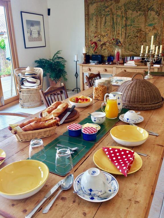 Bed and Breakfast L'Ancienne Forge 27 Rue De La Creche Bourg Born Villeréal Exterior foto